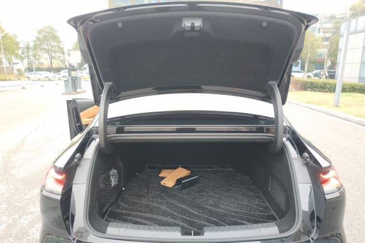 Used Geely Galaxy 8 2025 130km EM-i Deluxe Edition Trunk
