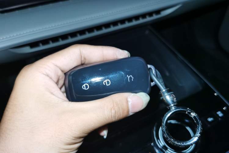 Used Geely Galaxy 8 2025 130km EM-i Deluxe Edition Vehicle Key