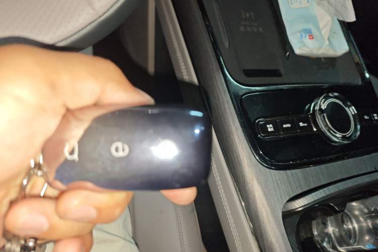 Used Geely Galaxy 8 2025 130km EM-i Deluxe Edition Vehicle Key