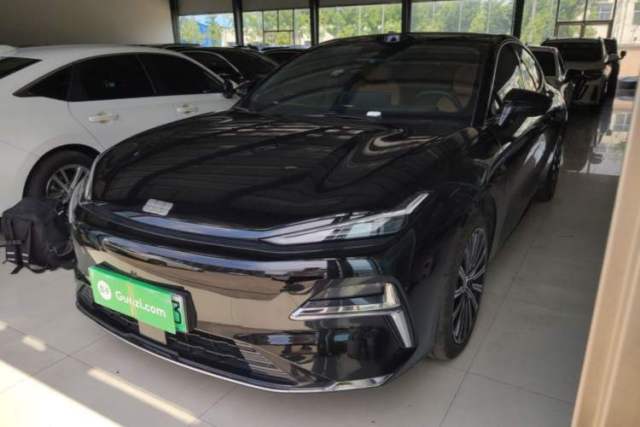 Used Geely Galaxy 8 2025 130km EM-P Starship Edition