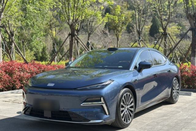 Used Geely Galaxy 8 2025 130km EM-P Starship Edition