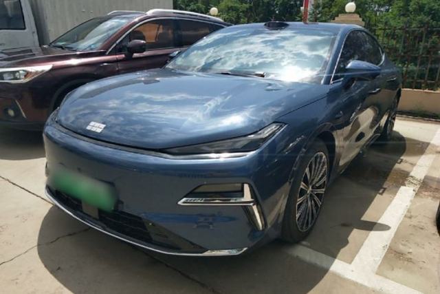 Used Geely Galaxy 8 2025 130km EM-P Starship Edition
