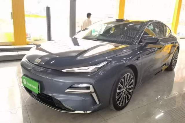 Used Geely Galaxy 8 2025 130km EM-P Starship Edition