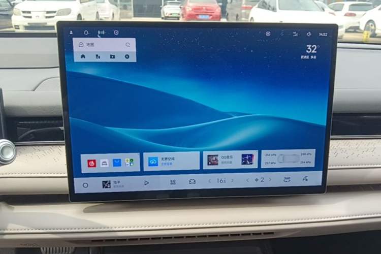 Used Geely Galaxy 8 2025 130km EM-i Flagship Edition Audio And AC Panel