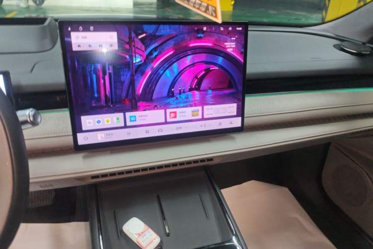 Used Geely Galaxy 8 2025 130km EM-P Starship Edition Audio And AC Panel