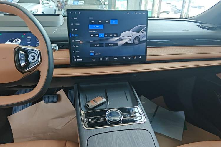 Used Geely Galaxy 8 2025 130km EM-i Flagship Edition Audio And AC Panel