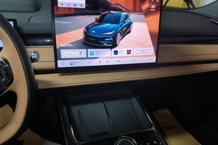 Used Geely Galaxy 8 2025 130km EM-P Starship Edition Audio And AC Panel