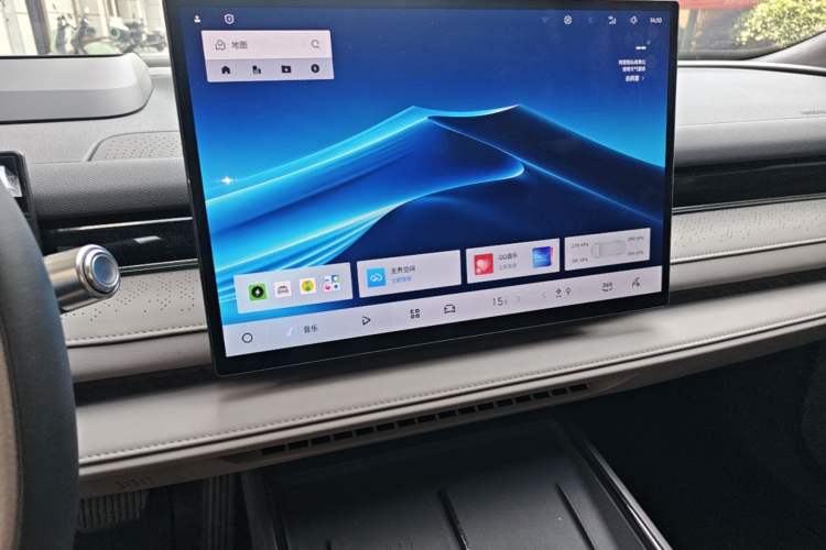 Used Geely Galaxy 8 2025 130km EM-P Starship Edition Audio And AC Panel