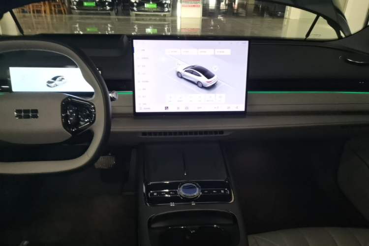 Used Geely Galaxy 8 2025 130km EM-P Starship Edition Audio And AC Panel