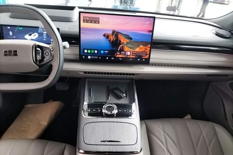 Used Geely Galaxy 8 2025 130km EM-P Starship Edition Audio And AC Panel