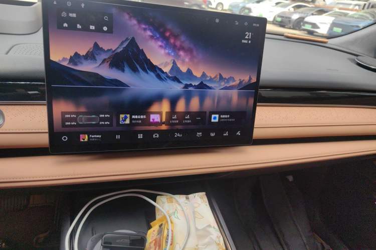 Used Geely Galaxy 8 2025 130km EM-i Flagship Edition Audio And AC Panel
