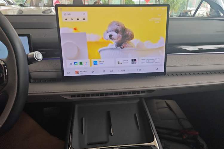 Used Geely Galaxy 8 2025 130km EM-P Starship Edition Audio And AC Panel