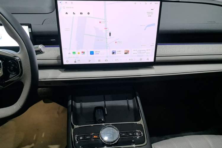 Used Geely Galaxy 8 2025 130km EM-P Starship Edition Audio And AC Panel