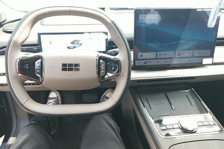 Used Geely Galaxy 8 2025 130km EM-P Starship Edition Center Console