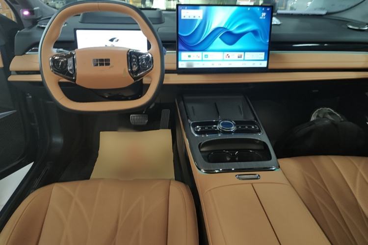 Used Geely Galaxy 8 2025 130km EM-P Starship Edition Center Console