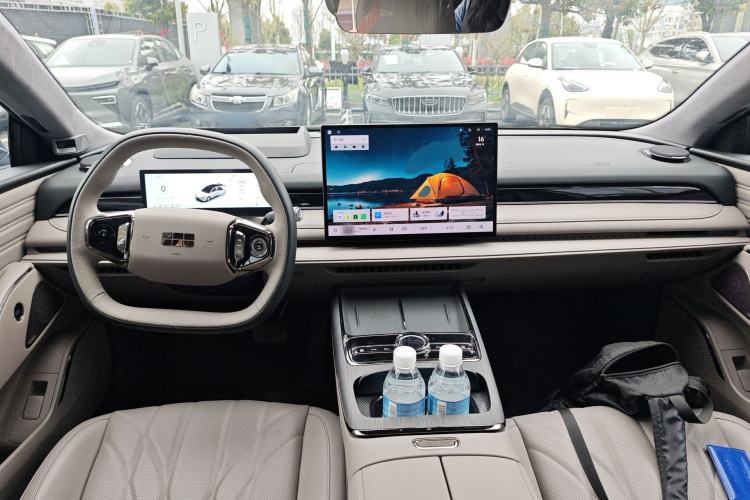 Used Geely Galaxy 8 2025 130km EM-P Starship Edition Center Console