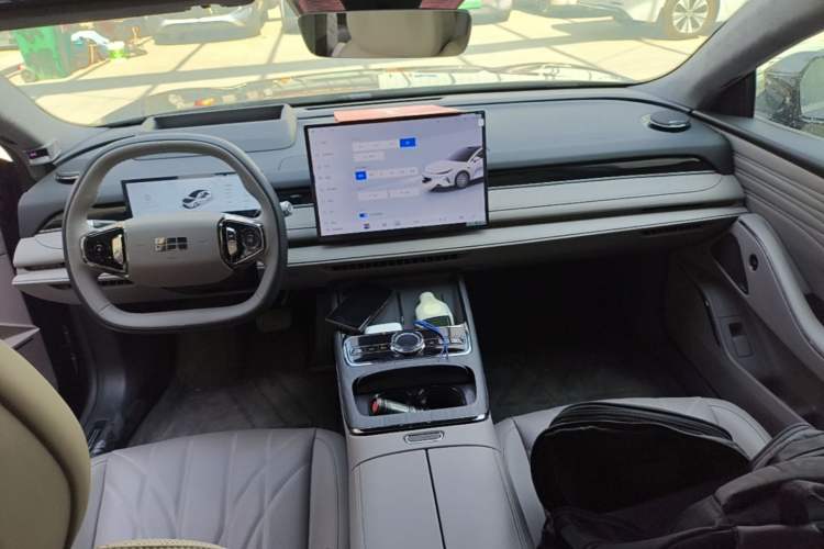 Used Geely Galaxy 8 2025 130km EM-P Starship Edition Center Console