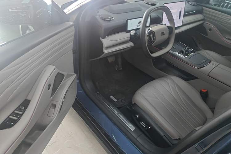 Used Geely Galaxy 8 2025 130km EM-P Starship Edition Driver Seat