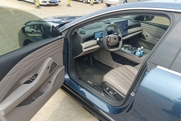 Used Geely Galaxy 8 2025 130km EM-i Flagship Edition Driver Seat