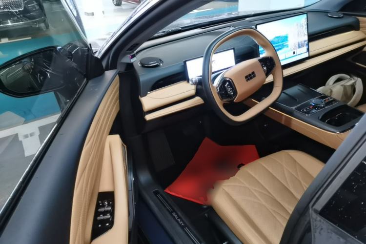Used Geely Galaxy 8 2025 130km EM-i Prestige Edition Driver Seat