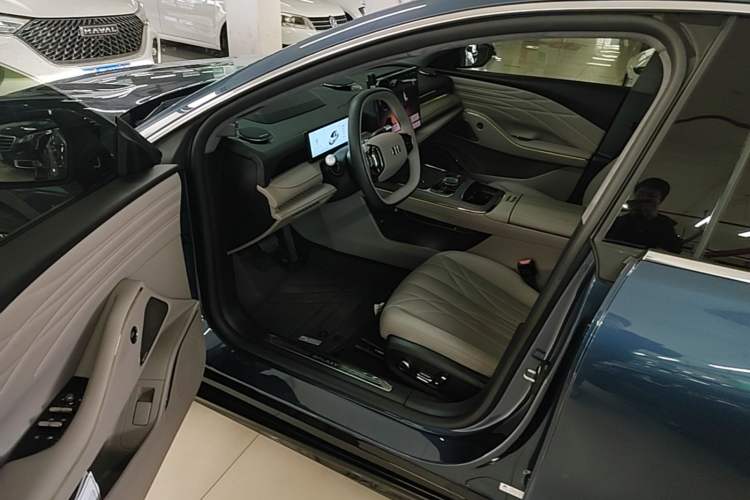 Used Geely Galaxy 8 2025 130km EM-P Starship Edition Driver Seat