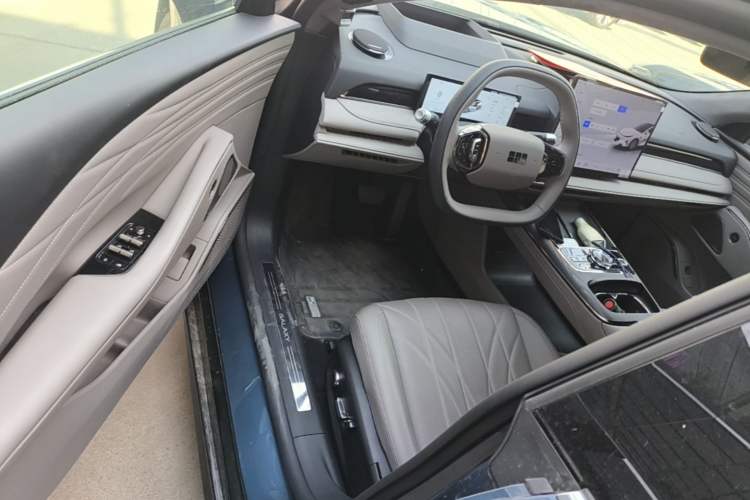 Used Geely Galaxy 8 2025 130km EM-P Starship Edition Driver Seat