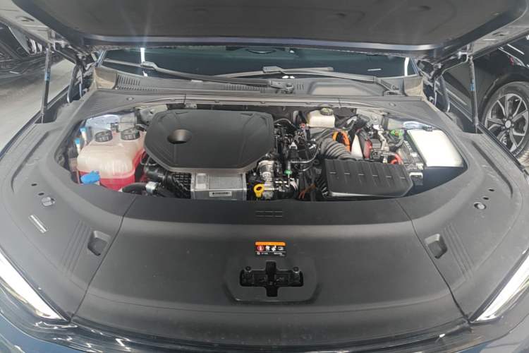 Used Geely Galaxy 8 2025 130km EM-P Starship Edition Engine Bay