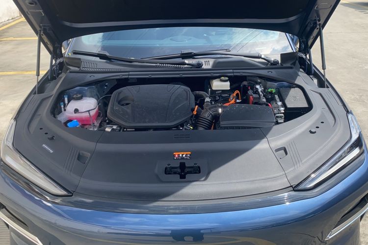 Used Geely Galaxy 8 2025 130km EM-i Flagship Edition Engine Bay