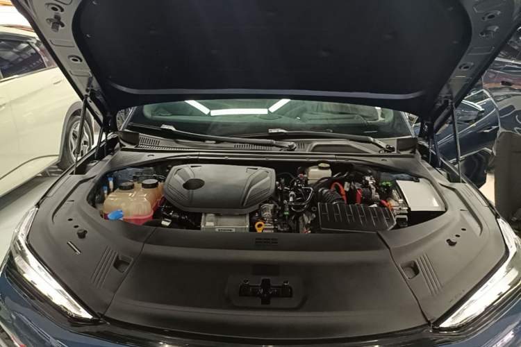 Used Geely Galaxy 8 2025 130km EM-P Starship Edition Engine Bay