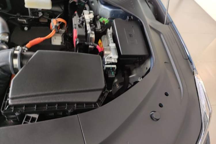Used Geely Galaxy 8 2025 130km EM-i Flagship Edition Engine Bay Left