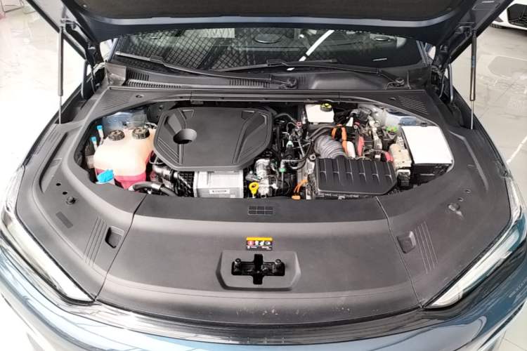 Used Geely Galaxy 8 2025 130km EM-P Starship Edition Engine Bay