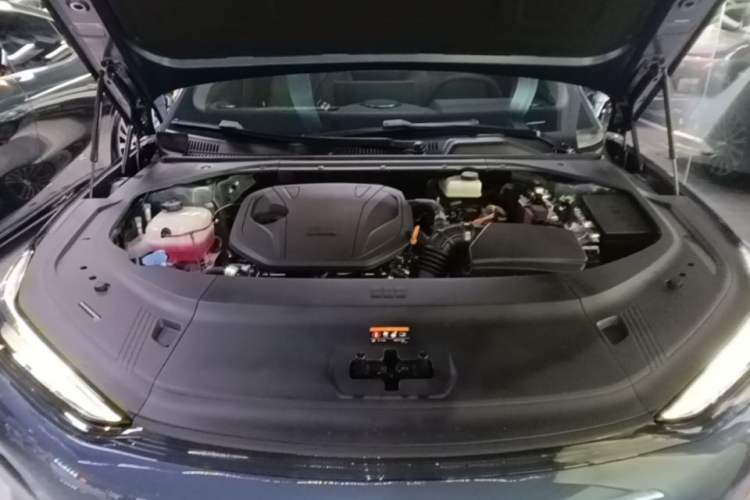 Used Geely Galaxy 8 2025 130km EM-i Flagship Edition Engine Bay
