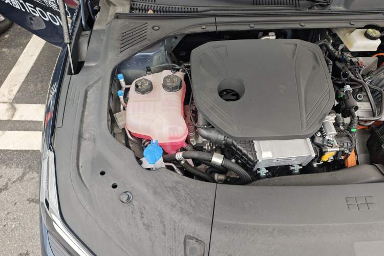 Used Geely Galaxy 8 2025 130km EM-P Starship Edition Engine Bay Right