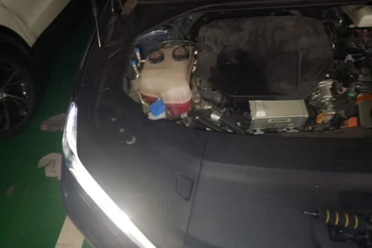 Used Geely Galaxy 8 2025 130km EM-P Starship Edition Engine Bay Right