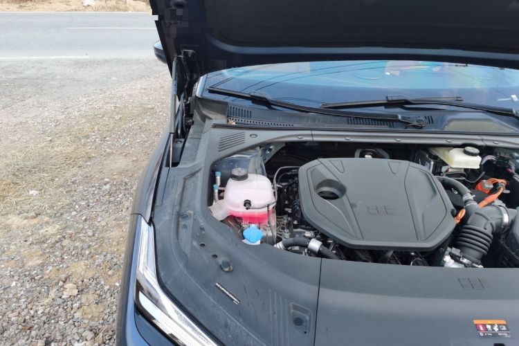 Used Geely Galaxy 8 2025 130km EM-i Deluxe Edition Engine Bay Right