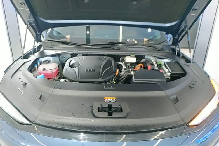 Used Geely Galaxy 8 2025 130km EM-i Prestige Edition Engine Bay