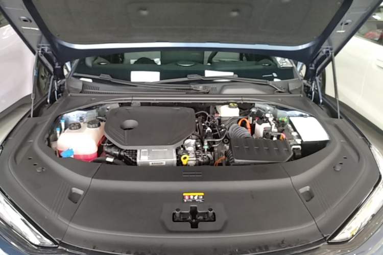 Used Geely Galaxy 8 2025 130km EM-P Starship Edition Engine Bay