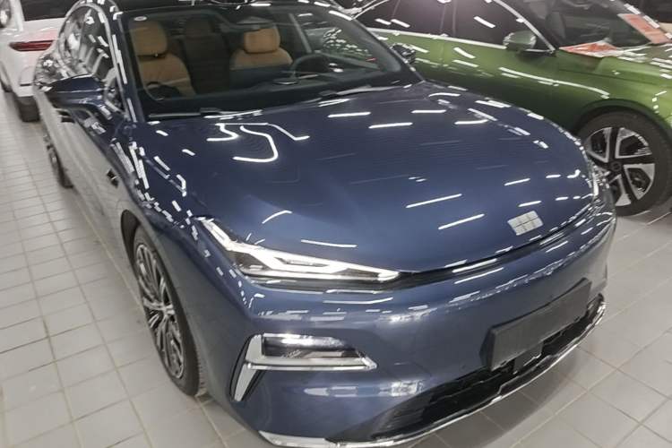 Used Geely Galaxy 8 2025 130km EM-P Starship Edition Exterior 1