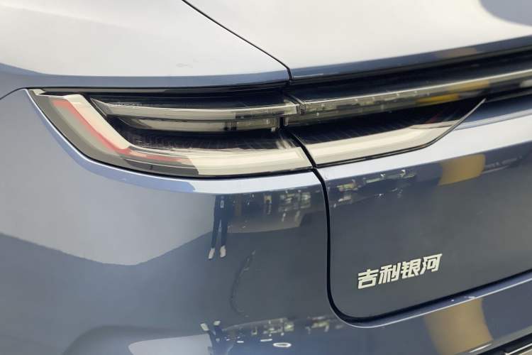 Used Geely Galaxy 8 2025 130km EM-P Starship Edition Exterior 10