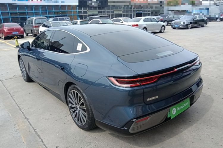 Used Geely Galaxy 8 2025 130km EM-i Flagship Edition Exterior 2