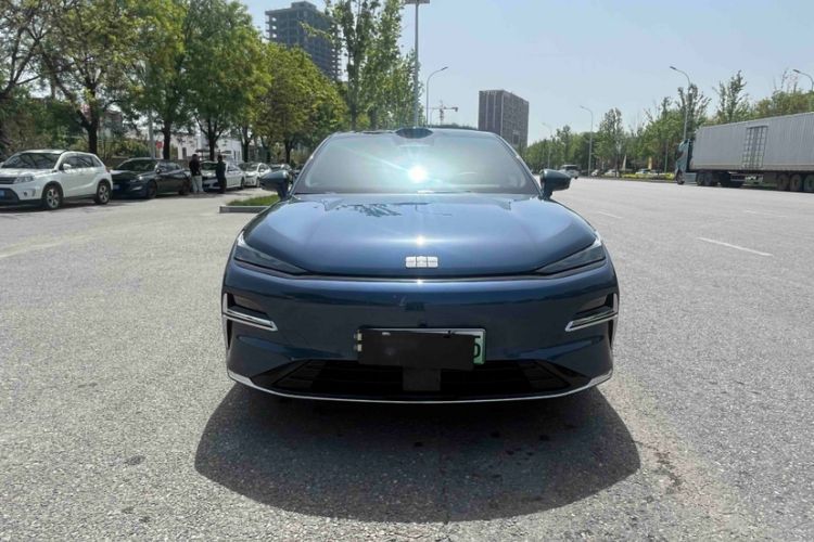 Used Geely Galaxy 8 2025 130km EM-P Starship Edition Exterior 2