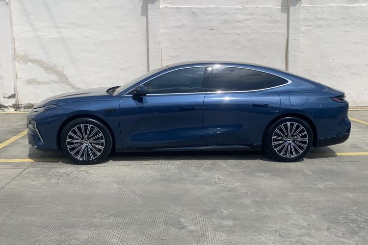 Used Geely Galaxy 8 2025 130km EM-i Flagship Edition Exterior 2