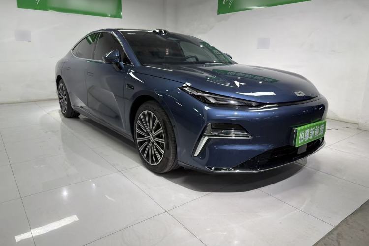 Used Geely Galaxy 8 2025 130km EM-P Starship Edition Exterior 2