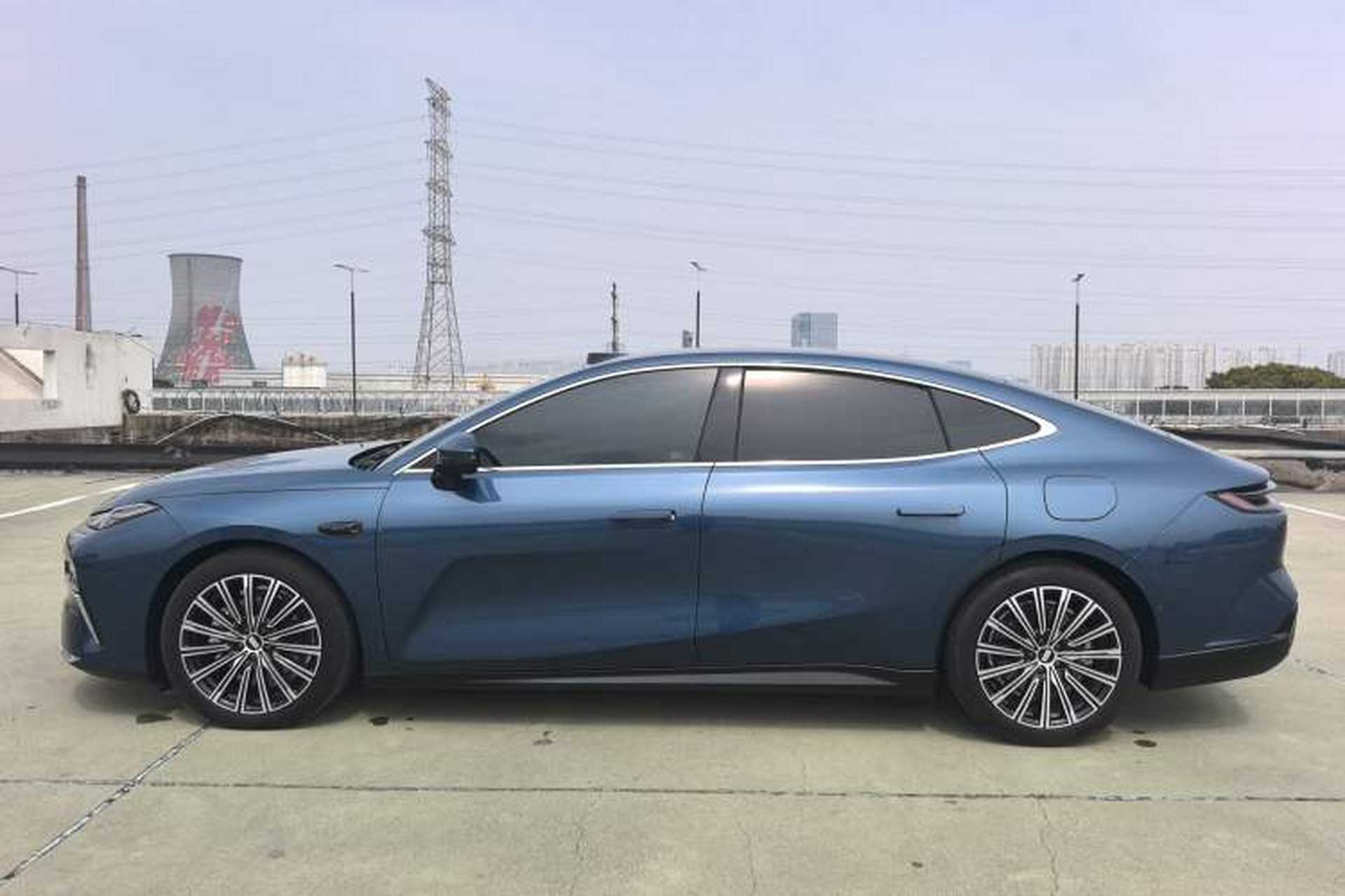 Used Geely Galaxy 8 2025 130km EM-P Starship Edition Exterior 2