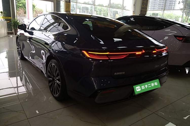 Used Geely Galaxy 8 2025 130km EM-P Starship Edition Exterior 2
