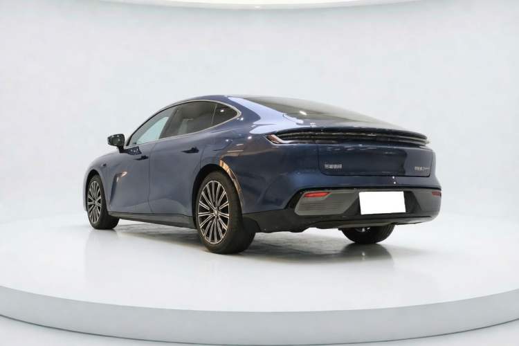Used Geely Galaxy 8 2025 130km EM-P Starship Edition Exterior 3