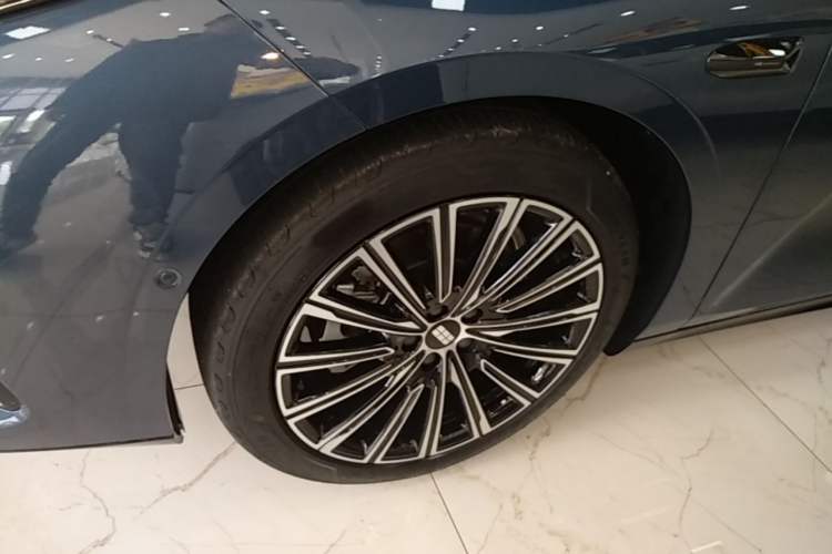 Used Geely Galaxy 8 2025 130km EM-P Starship Edition Exterior 4