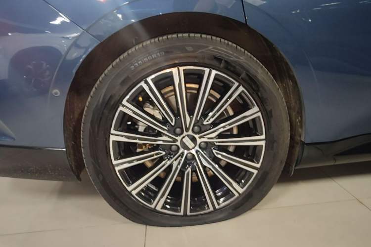 Used Geely Galaxy 8 2025 130km EM-P Starship Edition Exterior 5