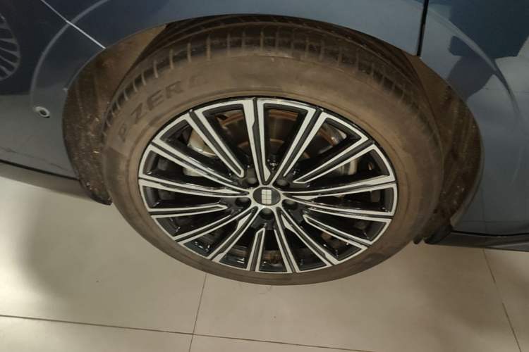 Used Geely Galaxy 8 2025 130km EM-P Starship Edition Exterior 5