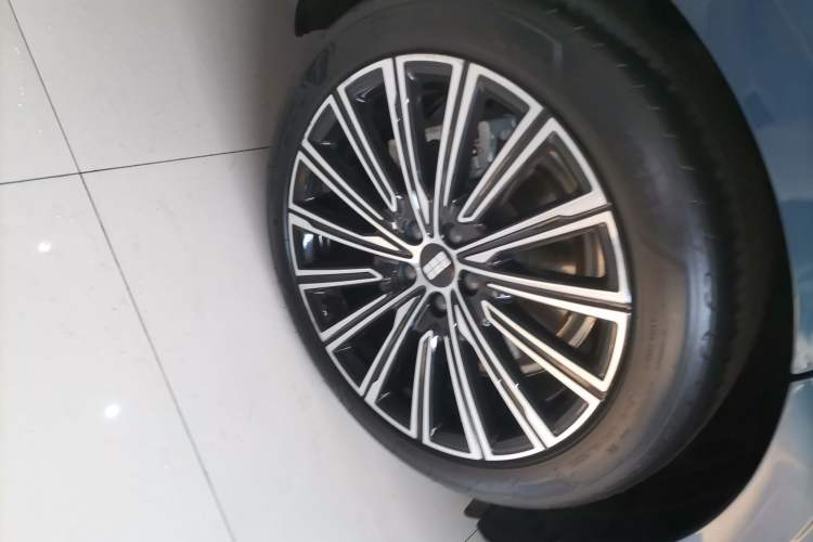 Used Geely Galaxy 8 2025 130km EM-P Starship Edition Exterior 5